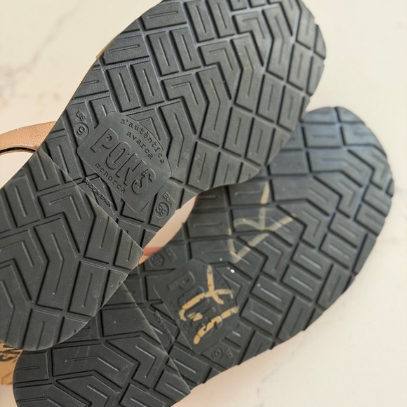 NWT PONS Classic Metallic Rose Gold Sandals 9 - Picture 7 of 9